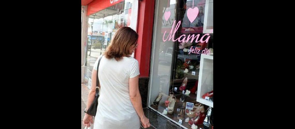 Las ventas por el  Diacutea de la Madre disminuyeron 13 -en-porciento-
