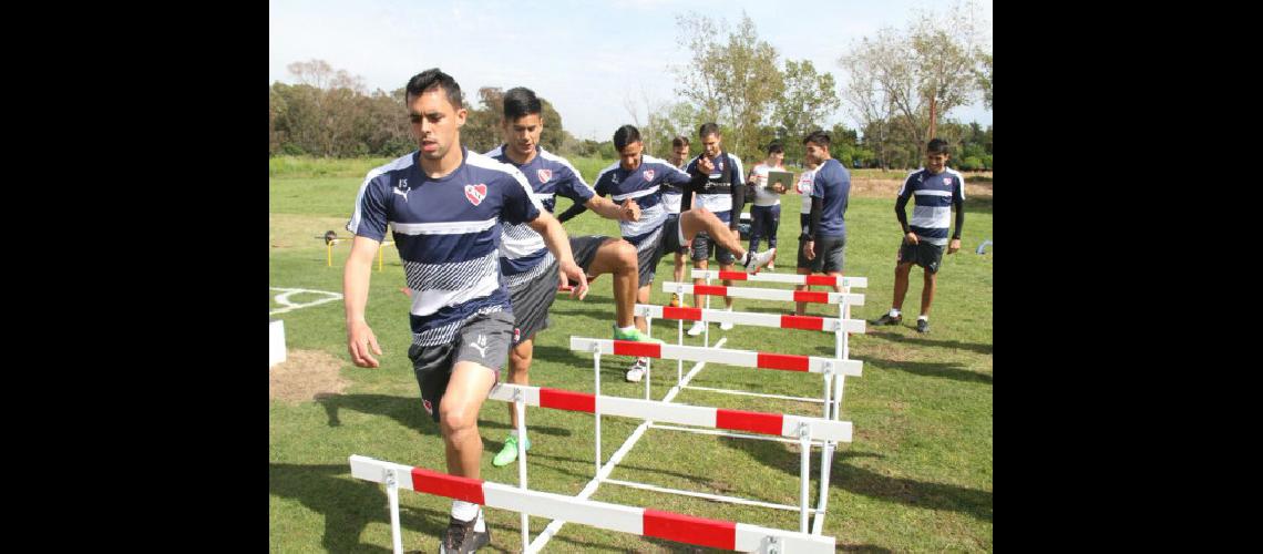 Independiente ante una  difiacutecil visita a ATucumaacuten