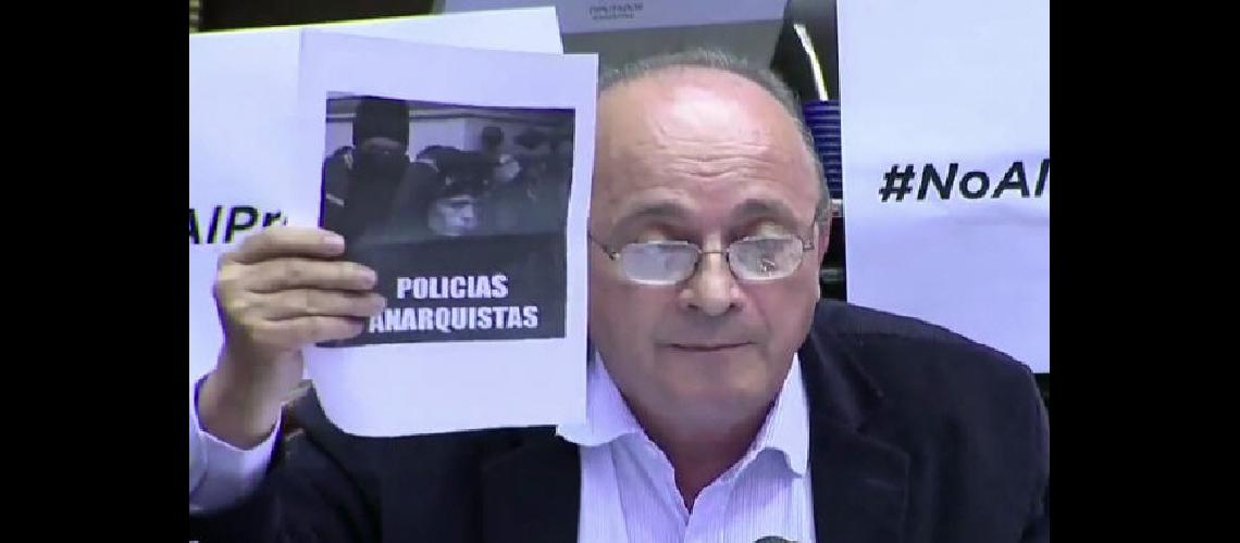 Bullrich insistioacute en que es 147falsa148 la foto mostrada por Moreau