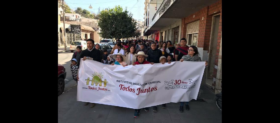 La Asociacioacuten Todos Juntos  celebroacute 30 antildeos de trabajo por la inclusioacuten