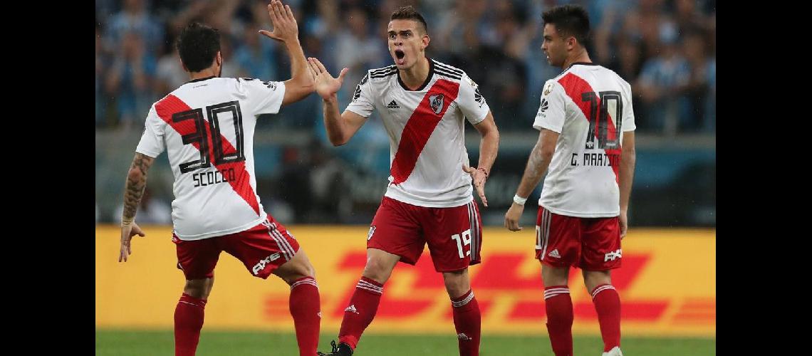 River jugoacute a lo guapo y lo logroacute