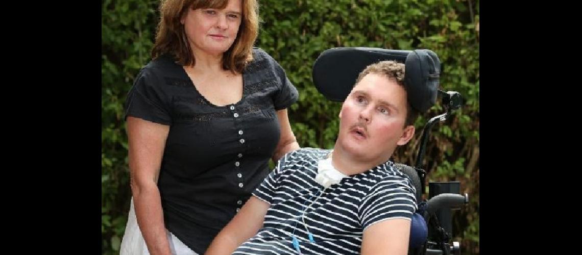 Fallecioacute un rugbier que quedoacute  parapleacutejico por comer una babosa