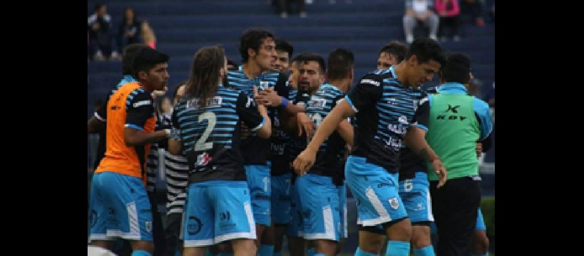 Gimnasia define el equipo para visitar a Chacarita