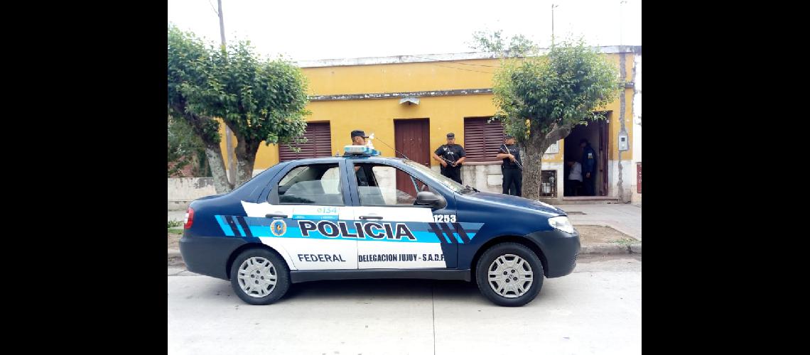 Presunto suicidio en avenida Paacuterroco Marshke