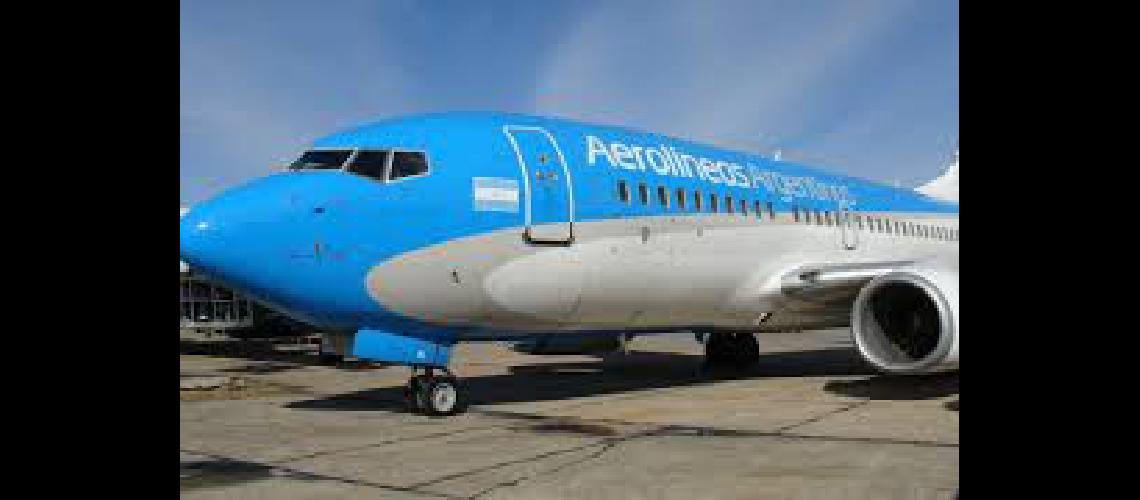 Aerolineas suspendioacute a 376 empleados 