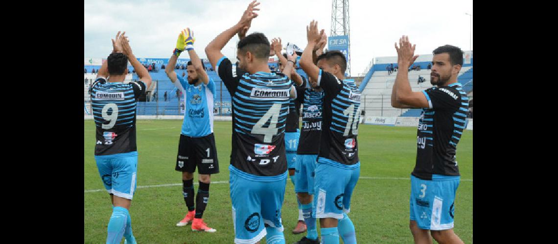 Morales Santos define el once del 147Lobo148