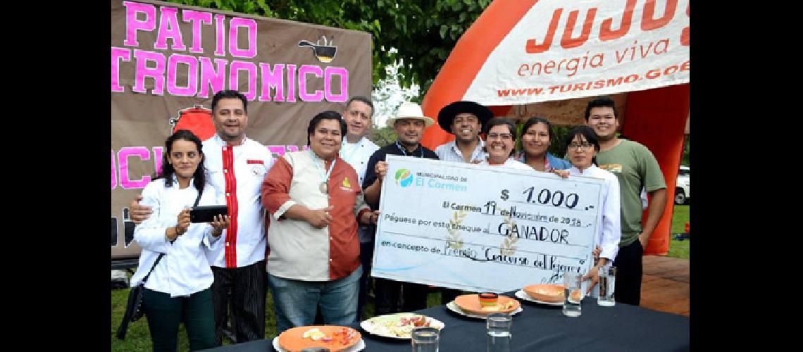 Gastronomiacutea canto y tradicioacuten  en el Festival del Pejerrey