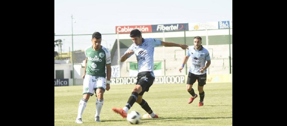 Gimnasia y Esgrima  sumoacute un punto en Juniacuten