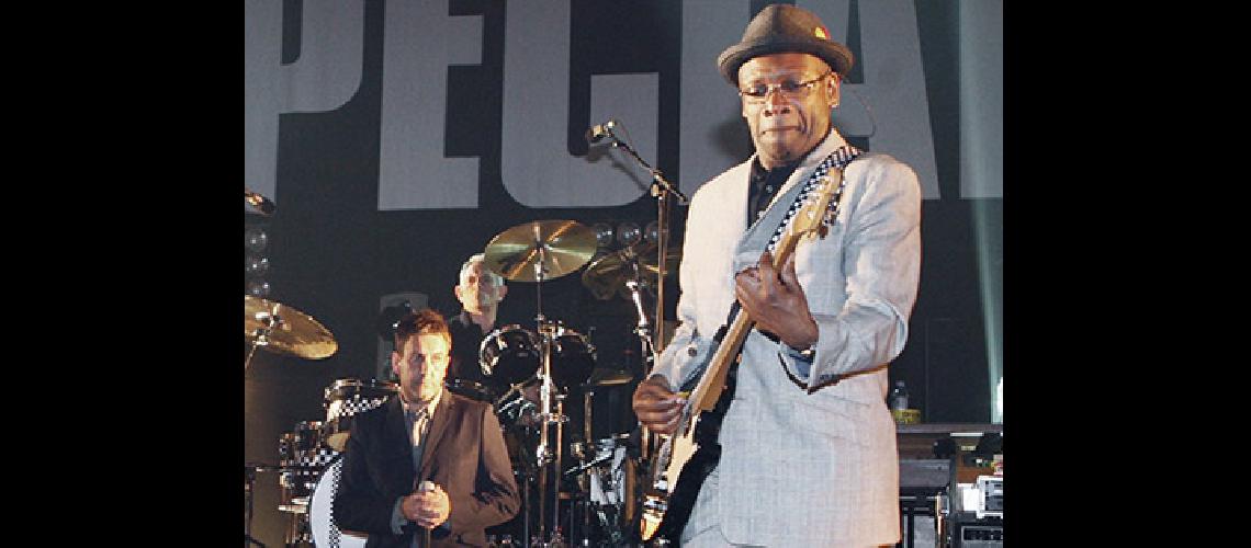 Primer CD de #147The Specials#148  con material original en 20 antildeos