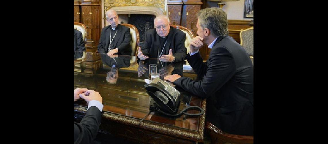 La Iglesia transmitiraacute preocupacioacuten social al presidente Macri