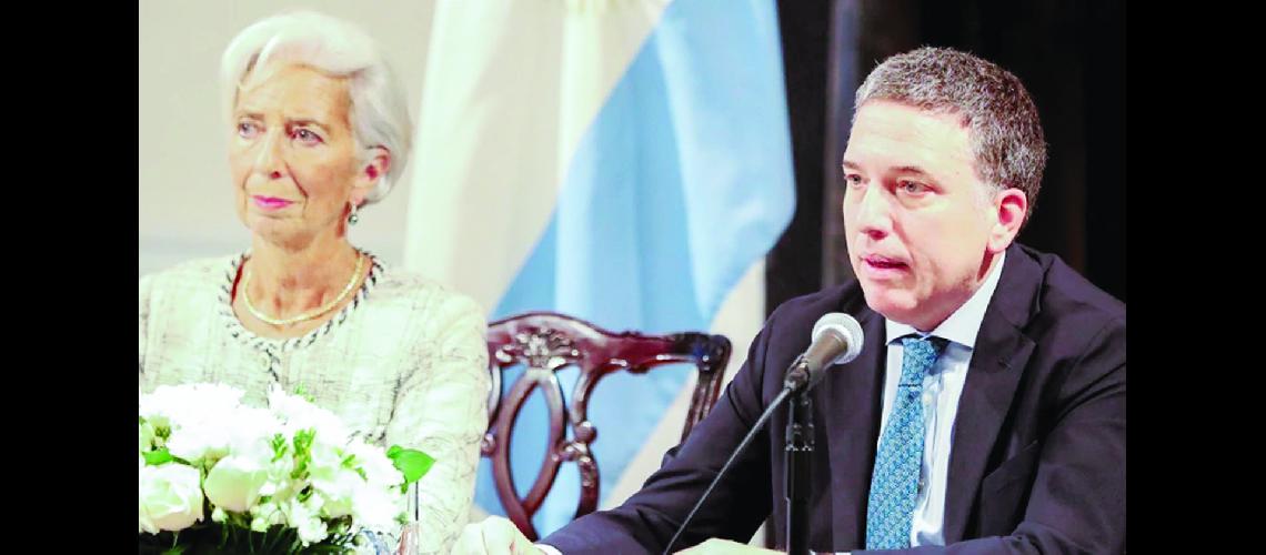 La economiacutea del  paiacutes caeraacute en 2019