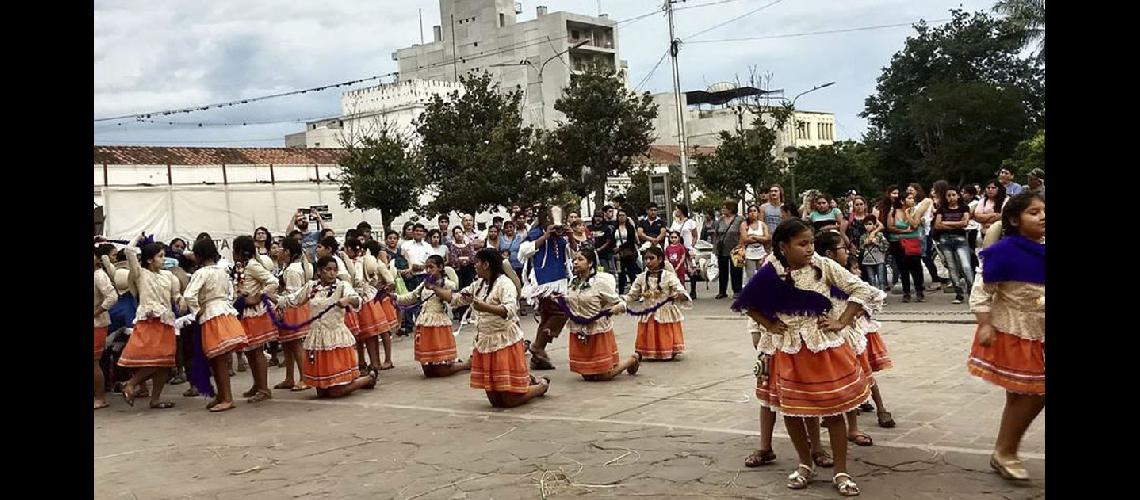 Nintildeos adoradores cumplieron con la visita a lugares patrimoniales