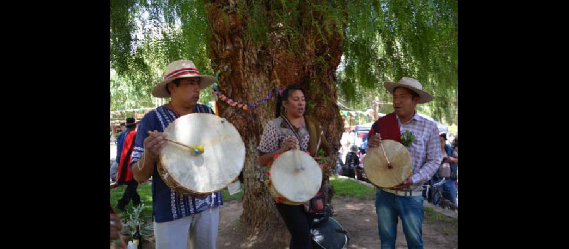 Festival de la caja y de la copla en el Alborozo Humahuaquentildeo 