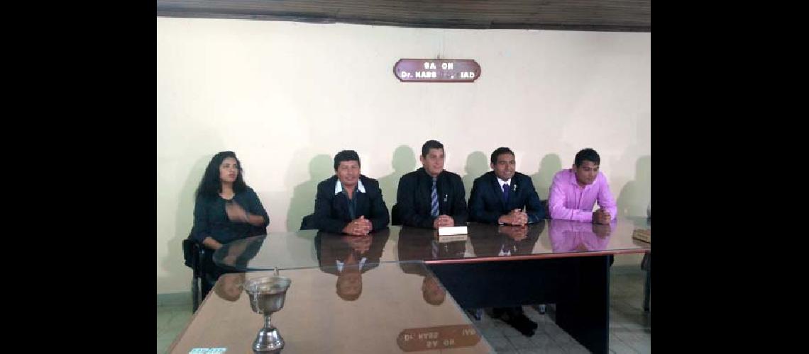 Augusto Cardozo dio una   conferencia traacutes la firma del contrato