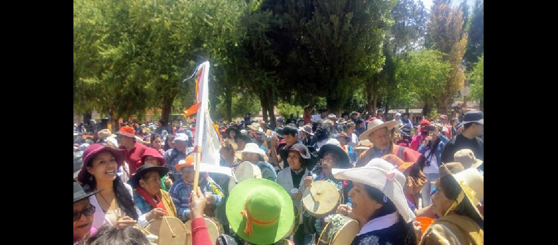 Exitoso Encuentro de Copleros reivindicoacute el canto ancestral