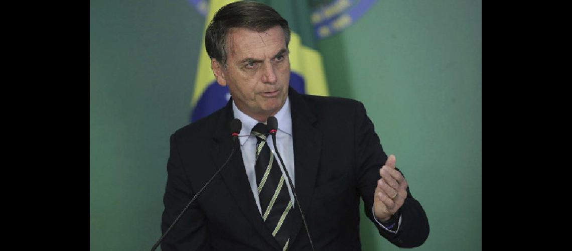 Jair Bolsonaro facilita  la compra de armas 