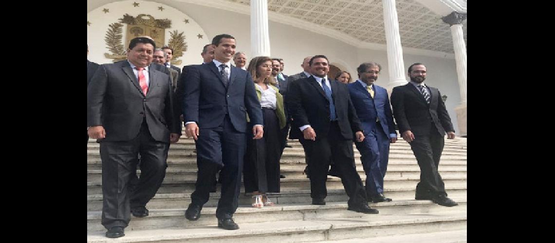 Misioacuten de la Unioacuten Europea se reunioacute con opositores y Maduro