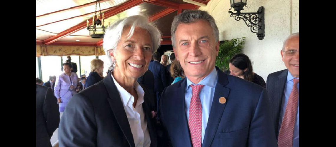 El FMI recomendoacute subir 5 antildeos la  edad jubilatoria 