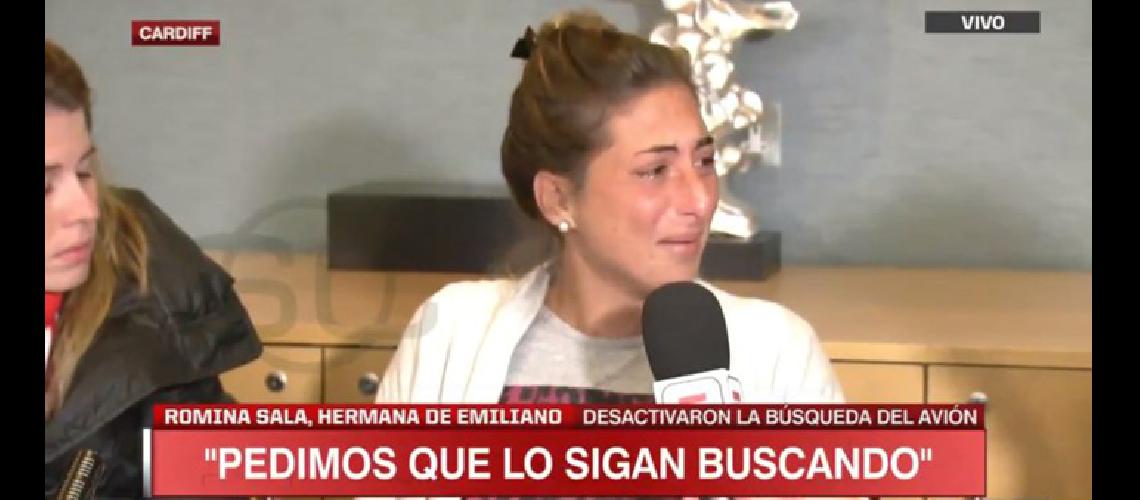 La hermana de Emiliano Sala suplica que no abandonen la buacutesqueda