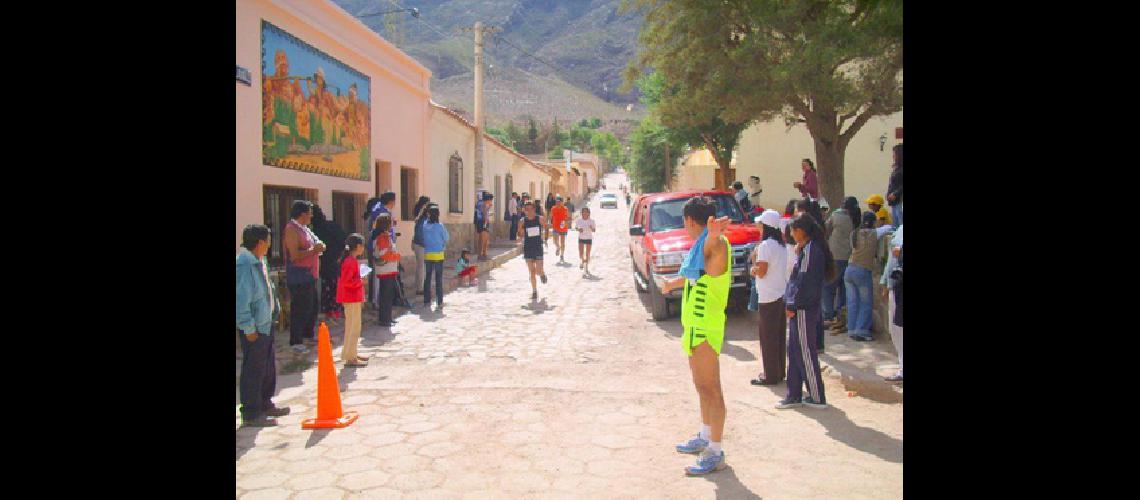 Cruz y Rueda los maacutes veloces de la competencia #147Corre Tilcara corre#148