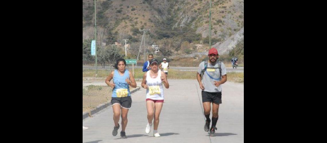 Cruz y Rueda los maacutes veloces de la competencia #147Corre Tilcara corre#148