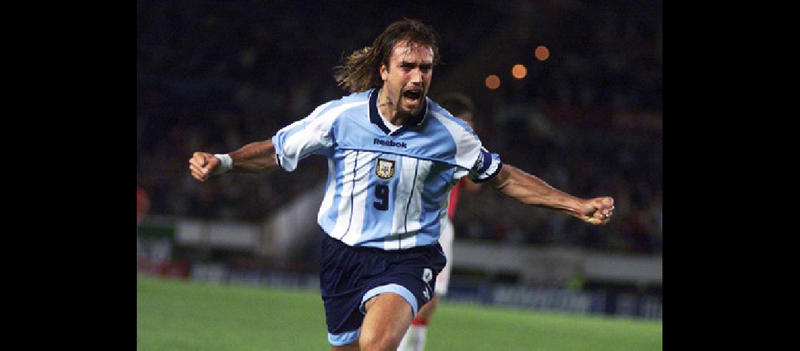 Batistuta el Rey del gol festeja sus 50 antildeos