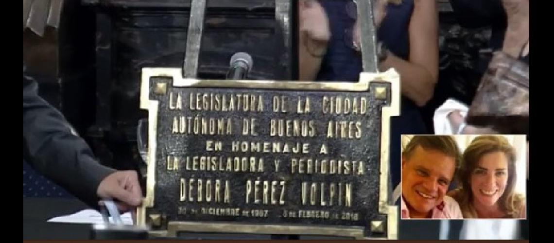Homenaje a Debora Perez Volpin en la Legislatura portentildea