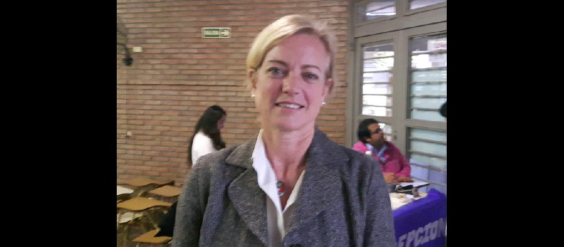 Karen Hallberg seraacute distinguida en Pariacutes en los Premios L Oreacuteal-Unesco