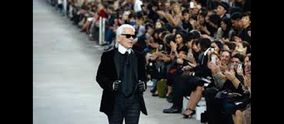 Murioacute el kaiser de la moda- Karl Lagerfeld