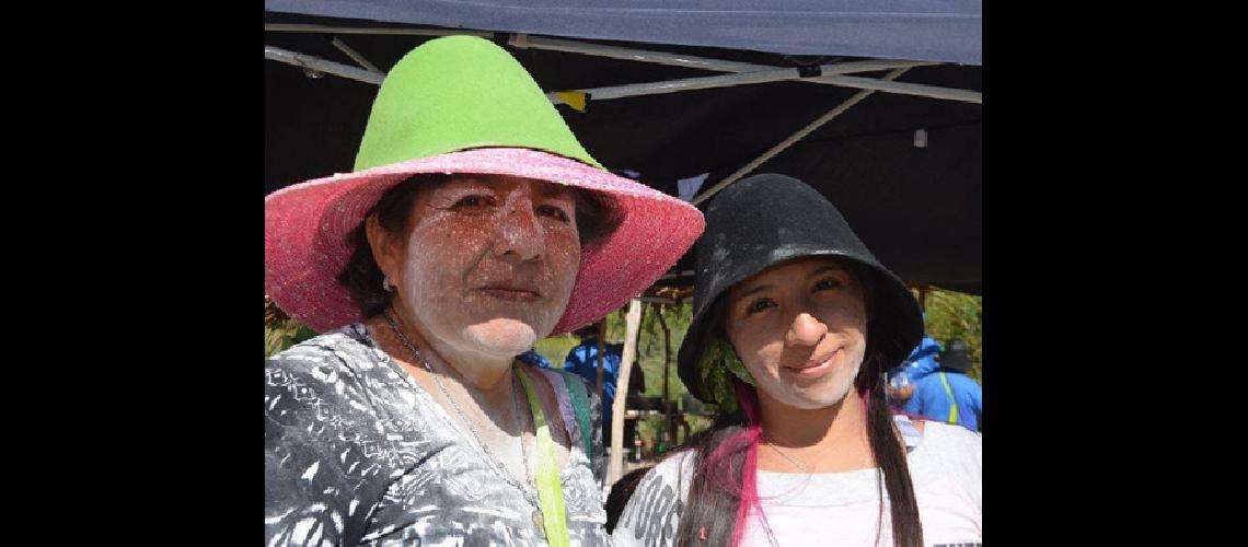 Jueves de comadres- uacuteltimo empujoacuten para llegar al desentierro del Carnaval