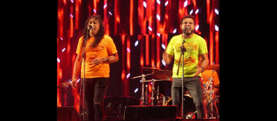 Chaya y muacutesica desde el Uruguay cerraron el Carnaval de los Tekis