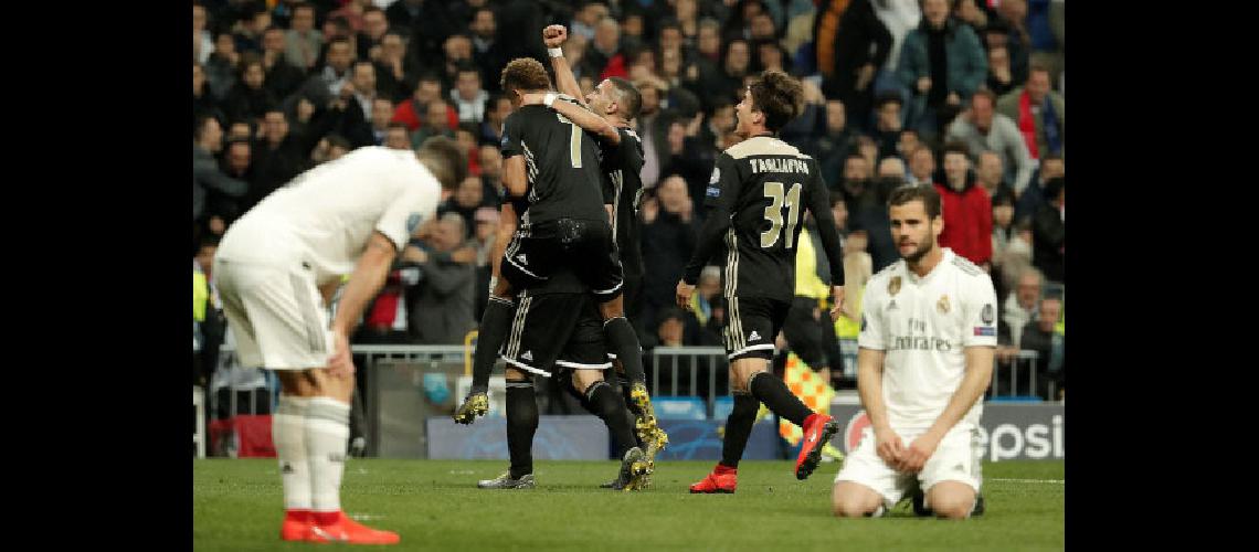 Ajax hizo historia eliminando al Real Madrid en el Bernabeacuteu 