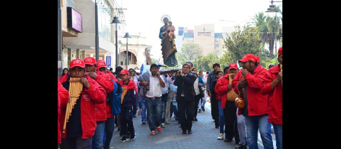 En un clima lleno de expectativas Perico celebra las honras a San Joseacute