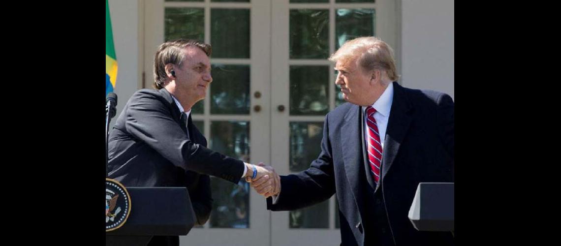 Trump no descarta sanciones mucho maacutes duras contra Maduro