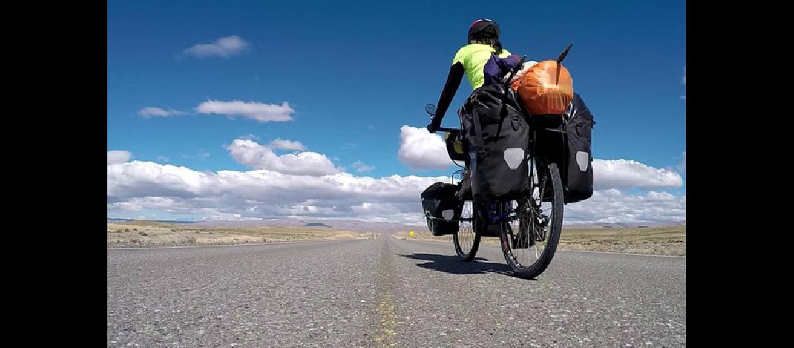 #147Libre y a pedal#148 recorre  Latinoameacuterica en bicicleta