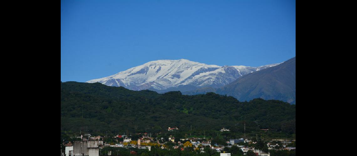 Hermosas postales dejoacute la nieve en cerros de Jujuy 
