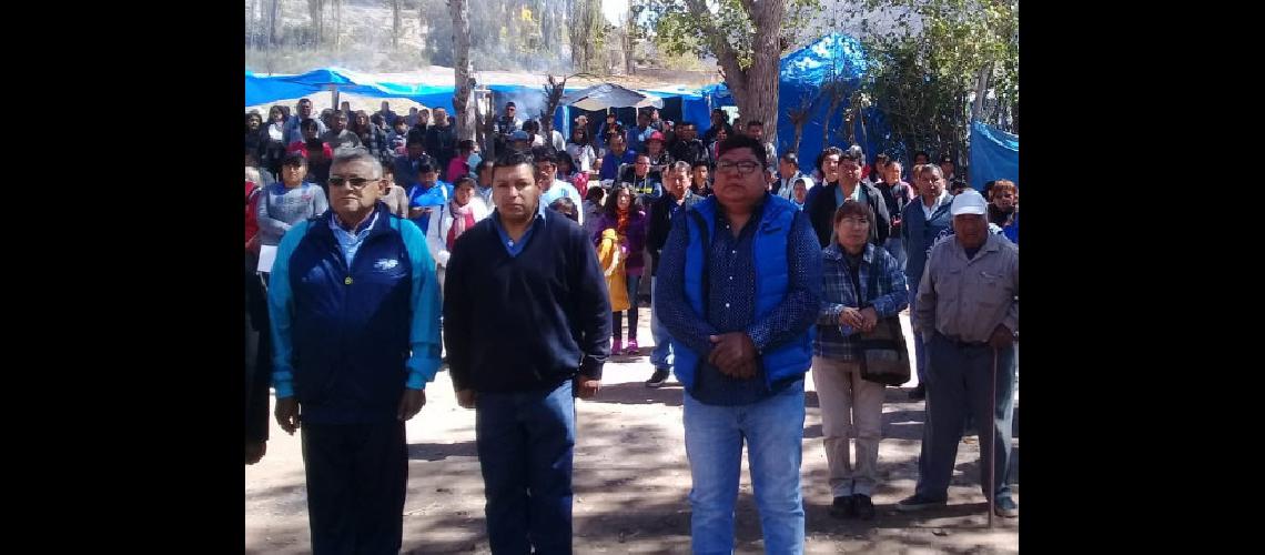 Convocante Festival del  durazno y la humita en Juella