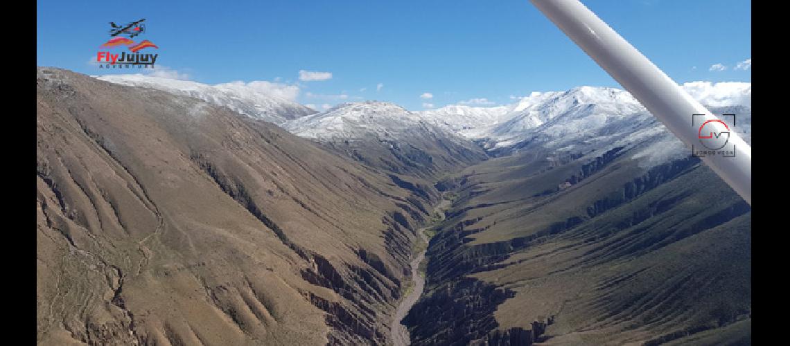 Registran bellas fotos aeacutereas de cerros nevados y del Hornocal 
