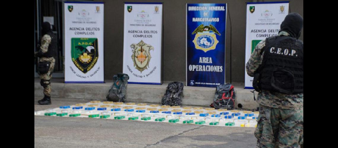 Cayoacute banda de #147narcos#148 con 104 kilos de cocaiacutena 