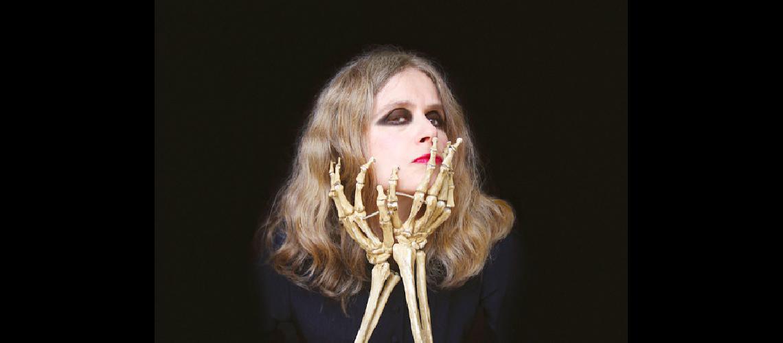 Juana Molina presenta  #147Halo#148 en el teatro Mitre