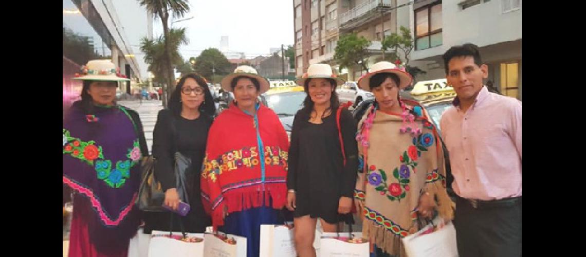 Valles de las alturas   promocionoacute ropa artesanal