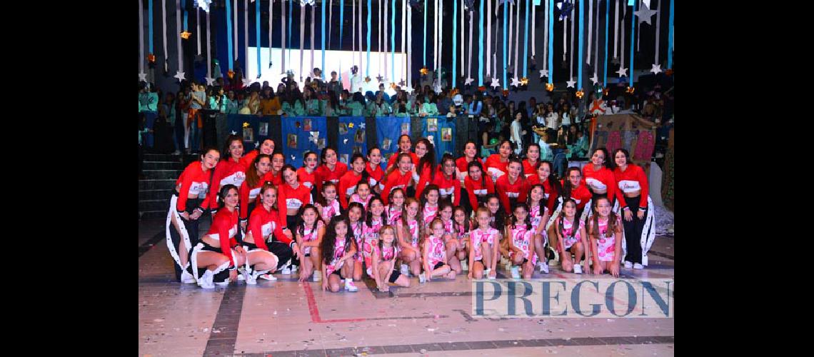 Rosario Montalvetti  es la nueva reina del colegio Santa Baacuterbara