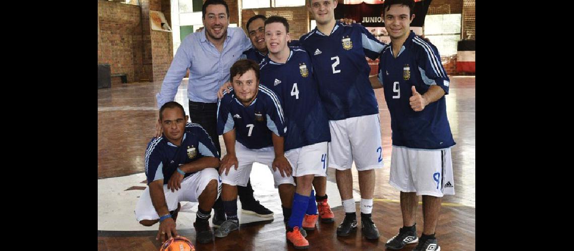 Emocionante clasificacioacuten  a la final de la seleccioacuten argentina de fuacutetbol con sindrome de Down
