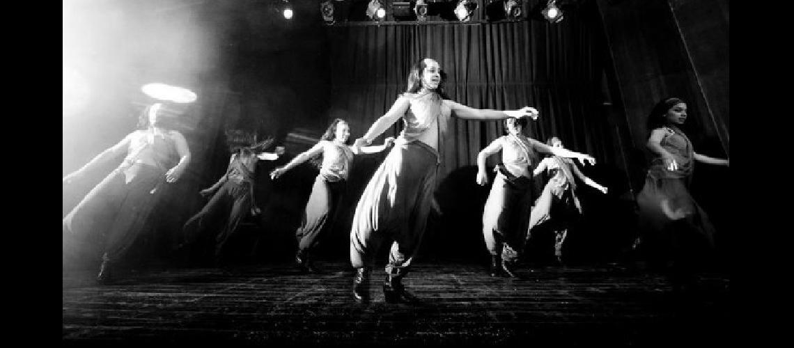 UPCN presente con danza y  antologiacutea en la Feria del Libro