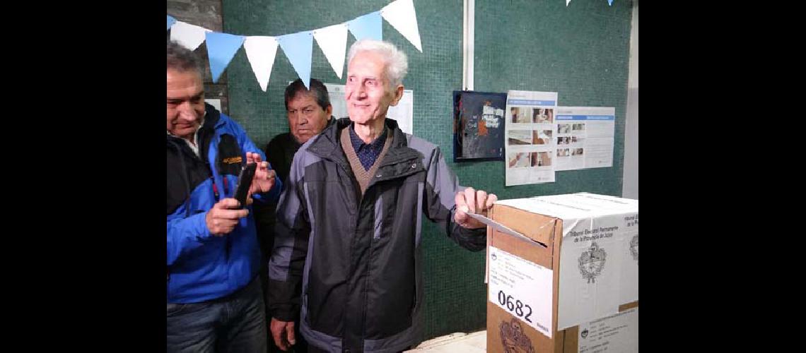 Ferreyra sufragoacute en la  ENET Savio de Palpalaacute