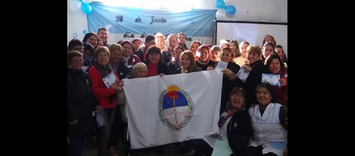 Donaron bandera de la Libertad Civil a una escuela de Florencio Varela