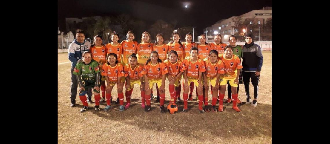 Los Perales sigue liacuteder en  el torneo #147Rosa Barrios#148