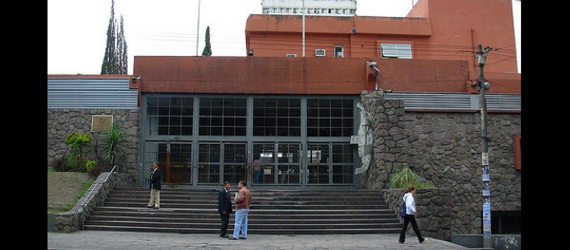 Juicio poliacutetico- investigadora citoacute para el lunes a los denunciantes