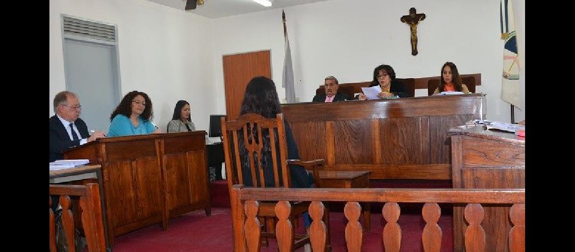 Un profesor universitario a juicio por  secuestro y violencia de geacutenero a su ex pareja