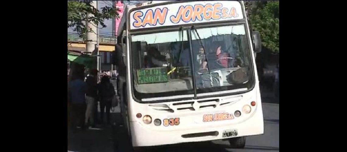 Soacutelo #147hasta el viernes#148 advirtieron colectiveros